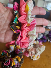 Load image into Gallery viewer, DIANA's - Scrungies de Pelo