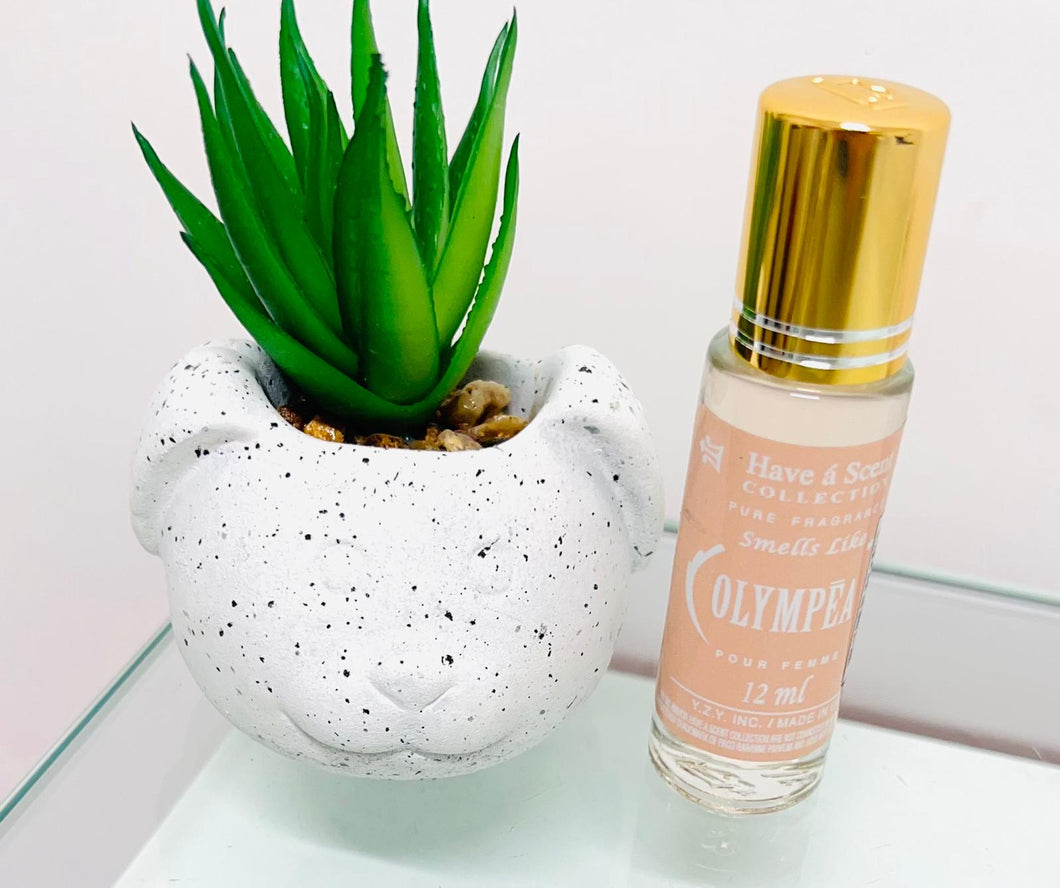 SMELLS LIKE = Olympea