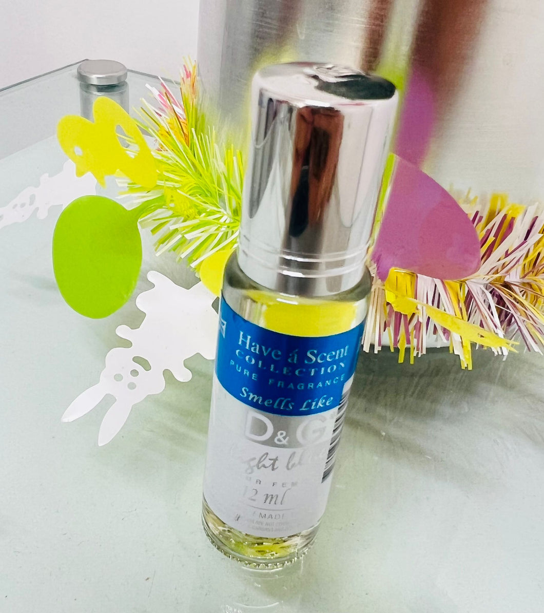 SMELLS LIKE = D&G Light Blue