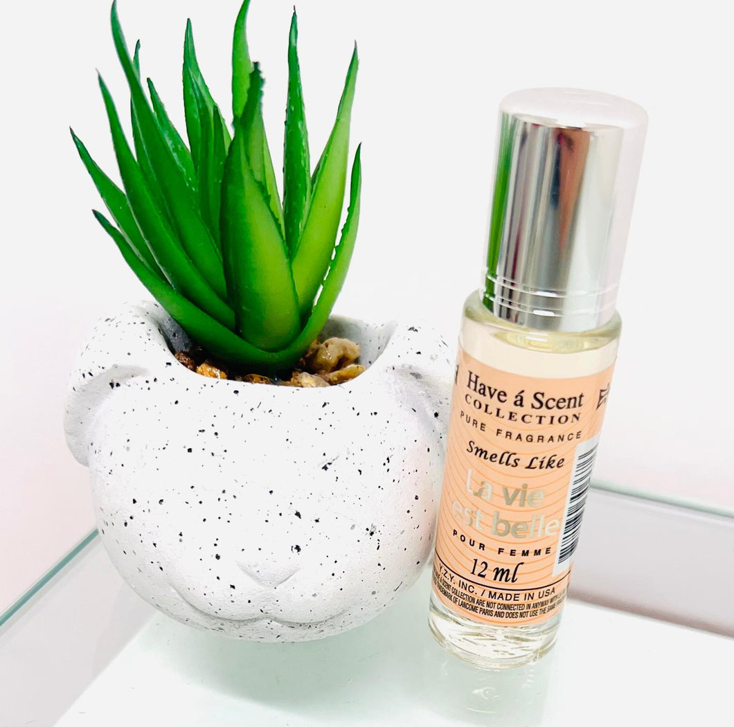 SMELLS LIKE = La Vie Est Belle
