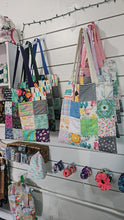Load image into Gallery viewer, DIANA&#39;s - Bultos Patchwork
